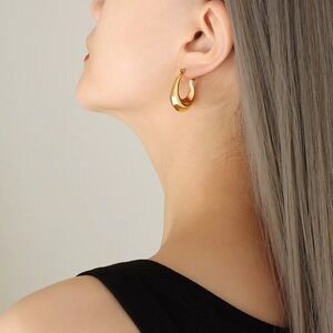 18K Gold Plated Oval Shape Hoop Earrings*Chunky Hoops*Everyday Earrings*ML